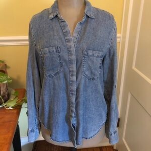 Velvet Heart Women’s Chambray Denim Button Down Shirt Size M